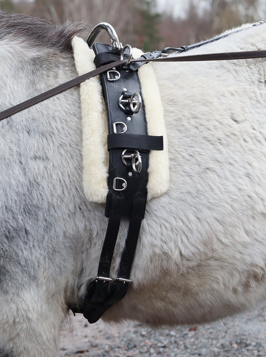 Tömkörningsgjord svart. Åter i lager 2026.