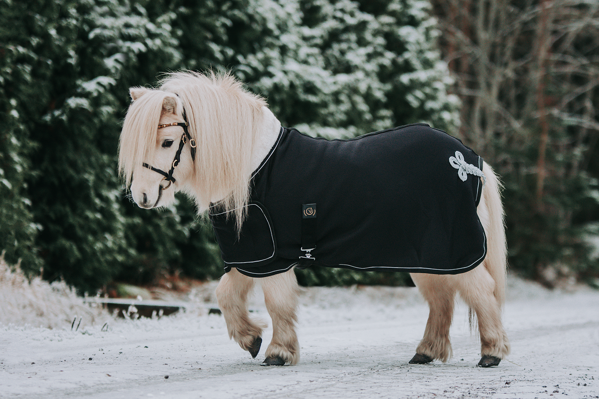 Täcke Fashion Cooler "Isa" svart